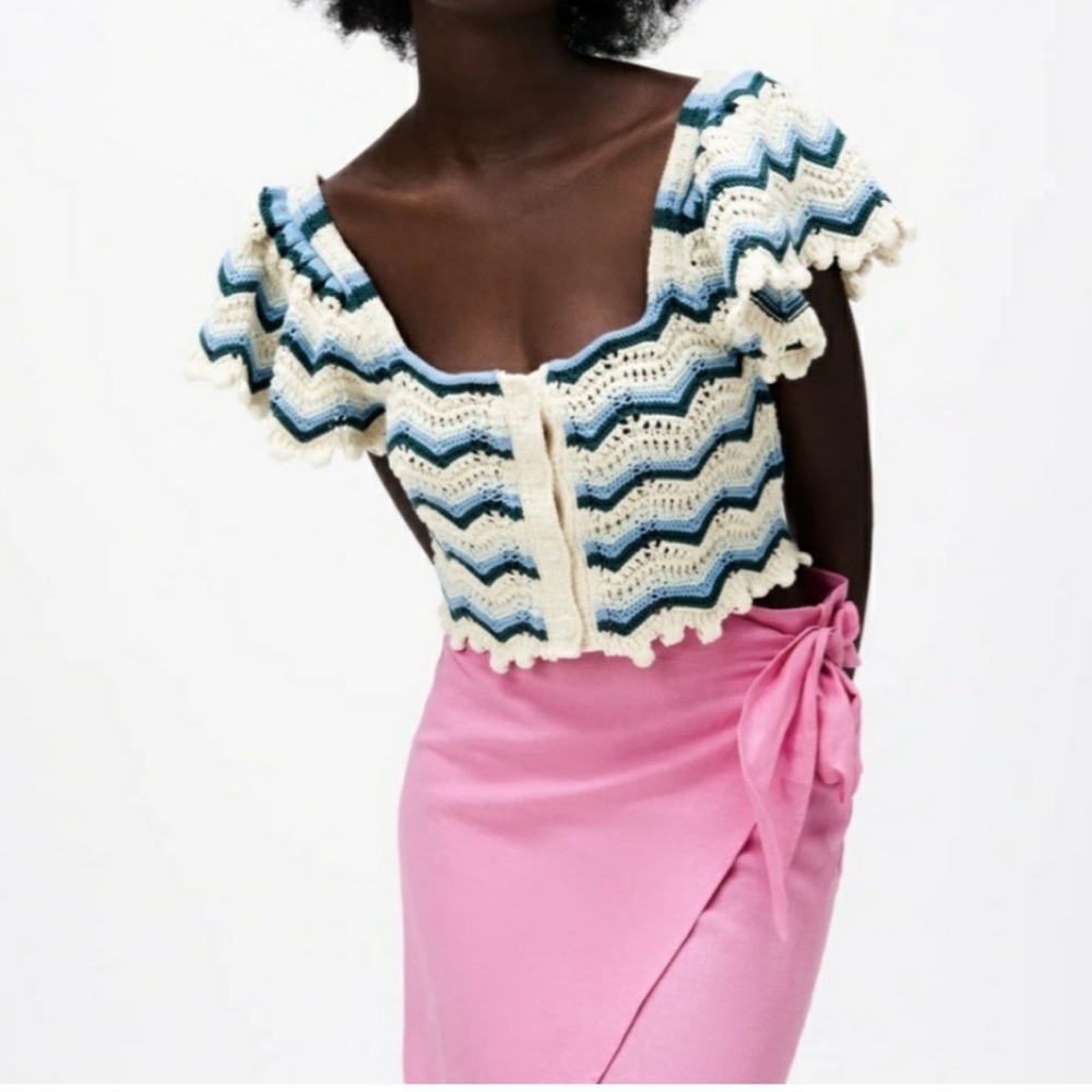Zara Crochet Knit Chevron Scalloped Button Front Crop Top - women’s medium